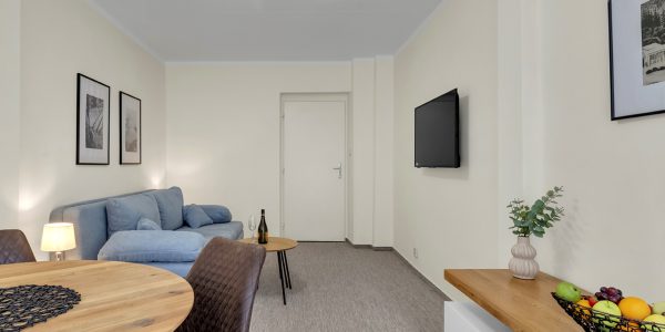 DACHGESCHOSS-WOHNUNG